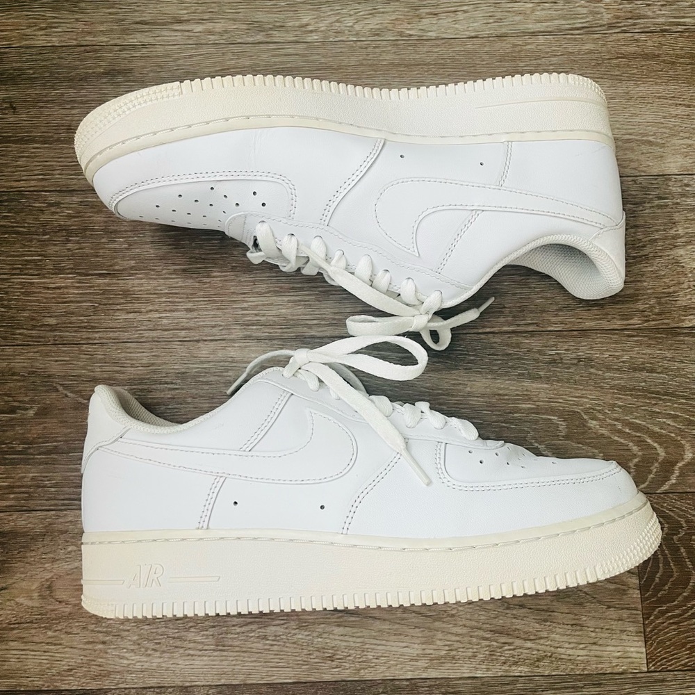 Size 10 Nike Air Force 1 White Triple Low Leather Athletic Sneaker Shoe FUC